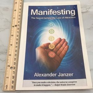 2/10$ ‼️Manifesting thin paper back book